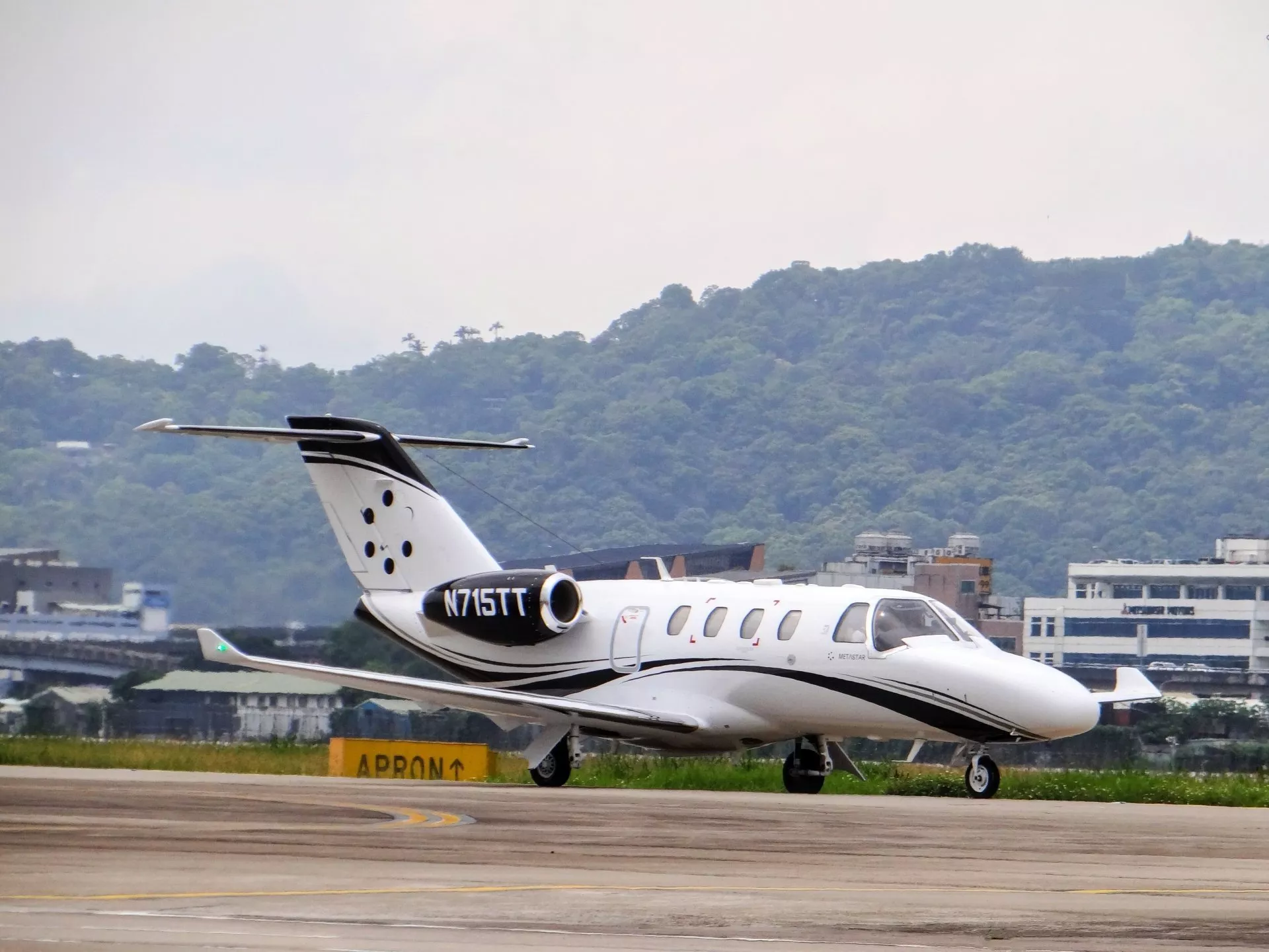 萬眾期待！ 沅星航空首架航機飛渡回台